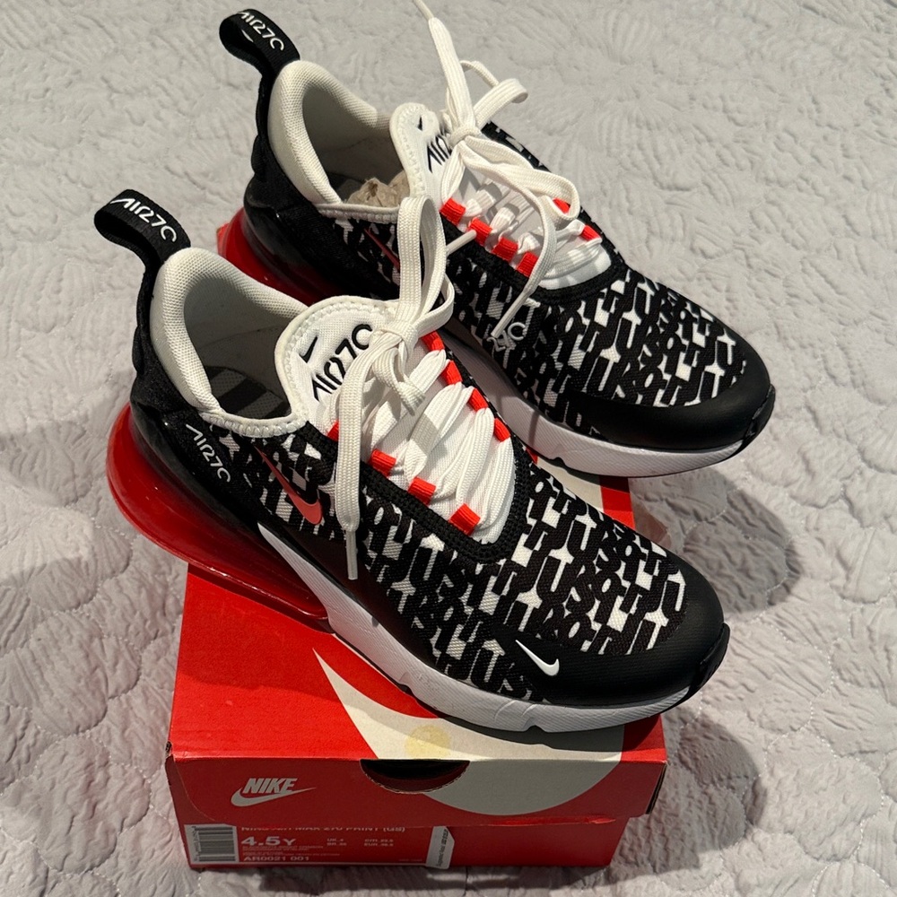 Nike Air Max 270 Just Do It Print 4.5y AR0021 001 Black white Crimson - Picture 3 of 8